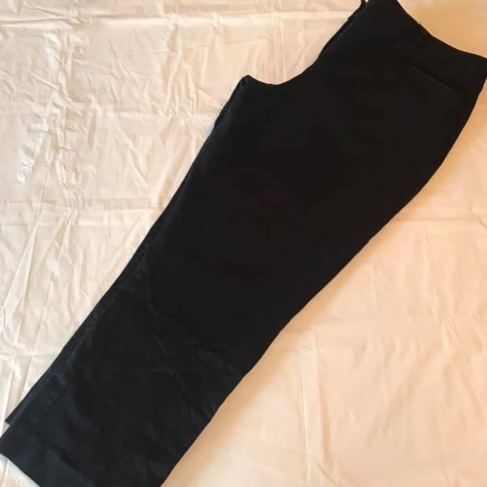 Ladies black casual pants, size 12 shin length 7th Avenue design studio NY&C